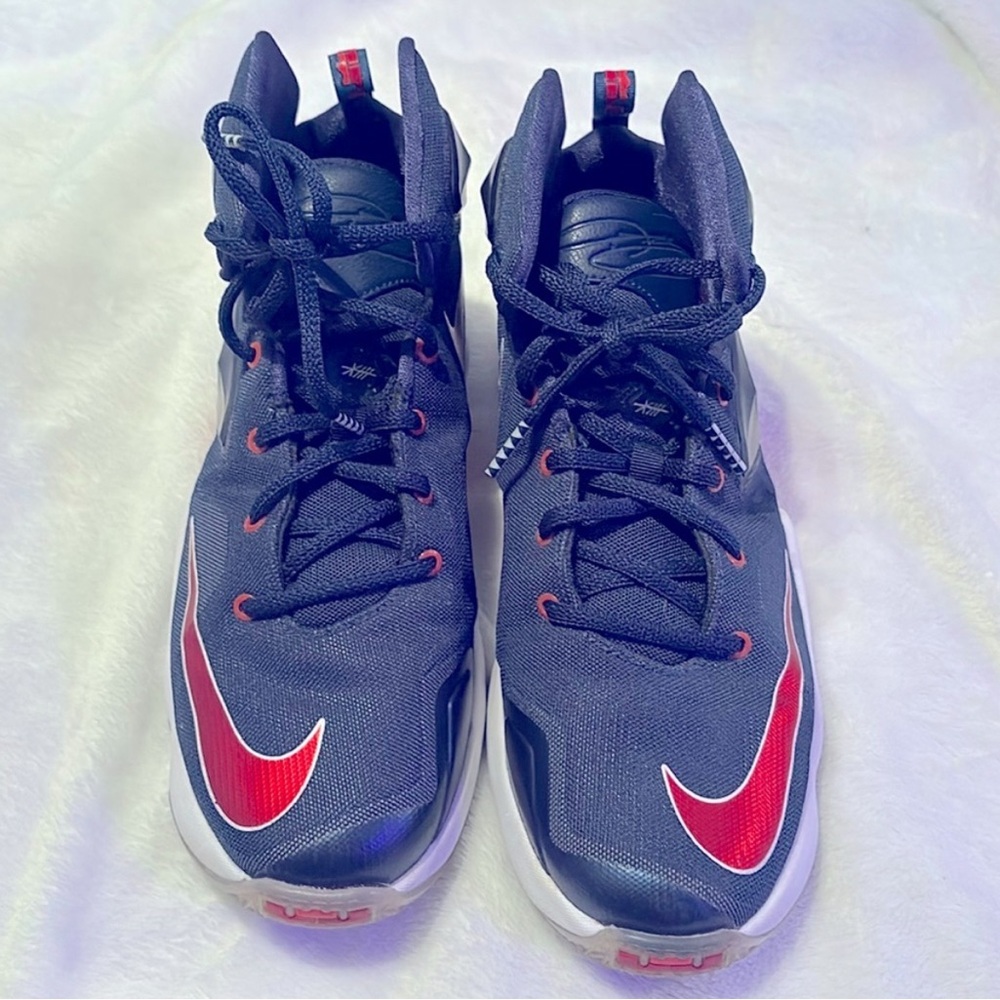 Nike Men’s USA LeBron’s Size 8